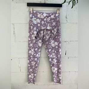 NWOT:Onzie High Rise Legging+Ride Bra Set, Dusty Mauve/White Floral Print, S/M